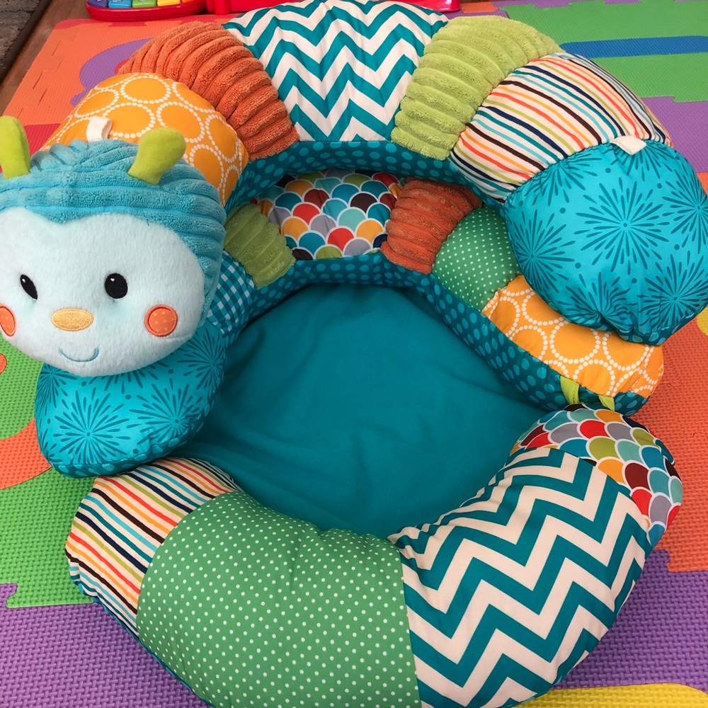 Infantino Go GaGa Prop-a-pillar tummy time & seat